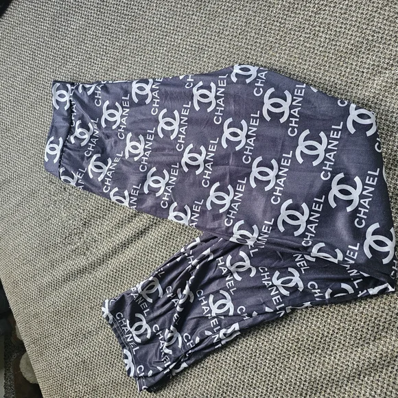 Fashion Logo Leggings in Black and White - Picture 1 of 1